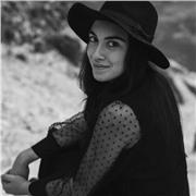 Studentessa liceale, lezioni per scuola elementare e media